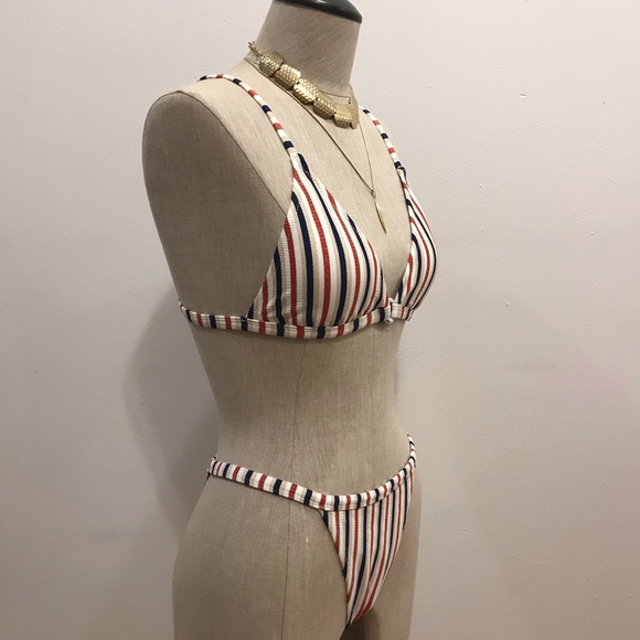 Cupshe tricolor patriotic triangle bikini. Size M - Picture 7 of 14